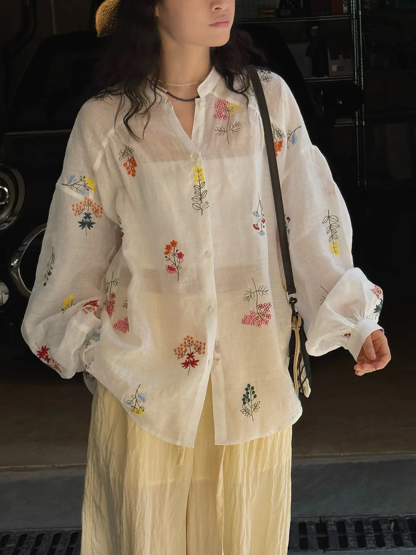 Women Summer Sexy Bohemian Blouses V-Neck Flower Embroidery Blouses Fashion Women Elegant White Tops Shirts
