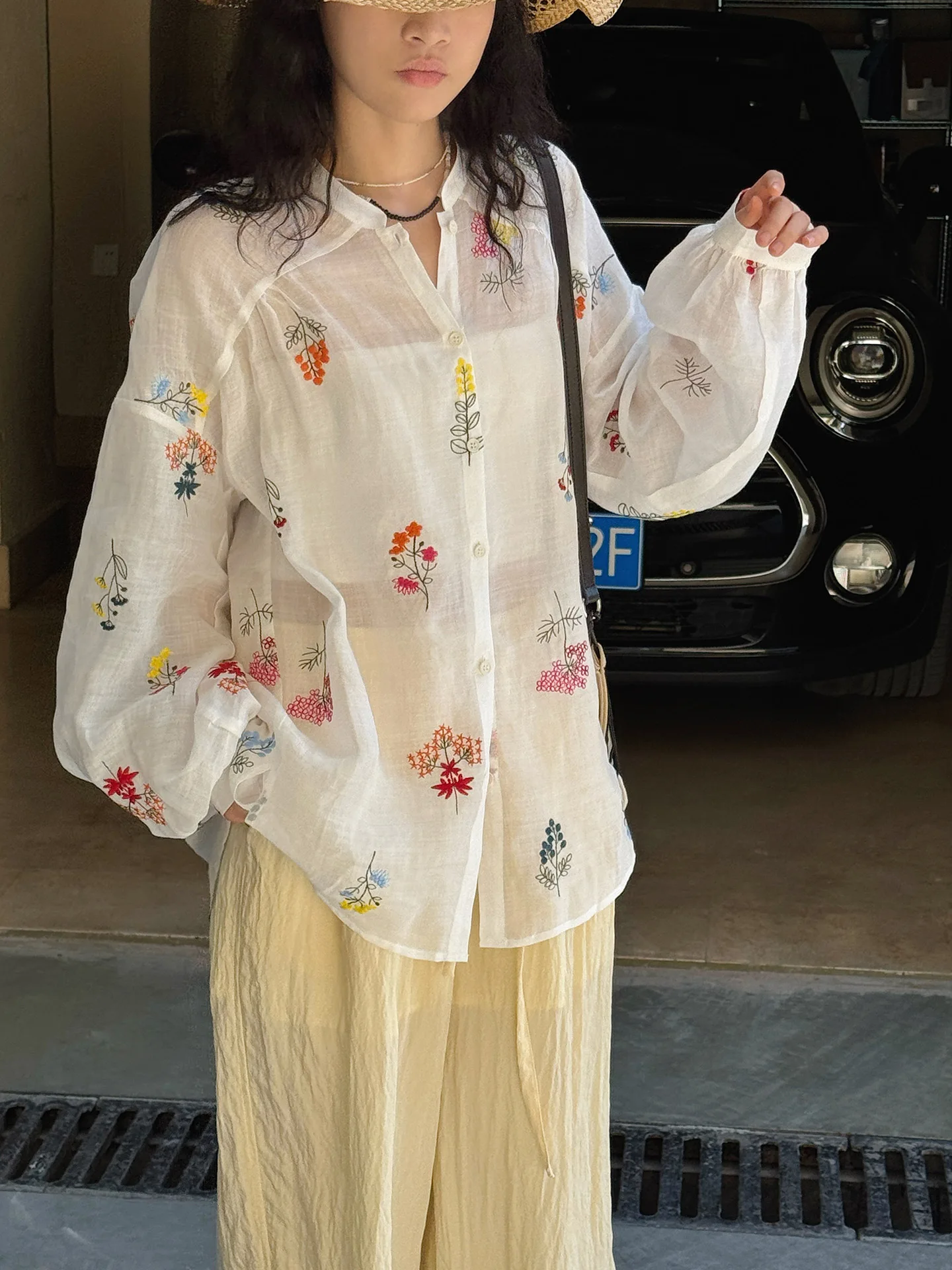 Women Summer Sexy Bohemian Blouses V-Neck Flower Embroidery Blouses Fashion Women Elegant White Tops Shirts