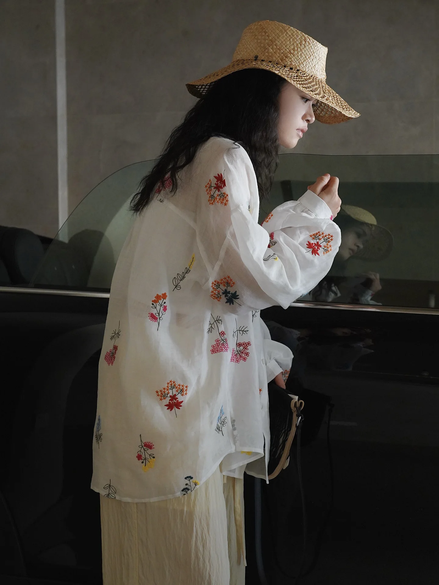 Women Summer Sexy Bohemian Blouses V-Neck Flower Embroidery Blouses Fashion Women Elegant White Tops Shirts