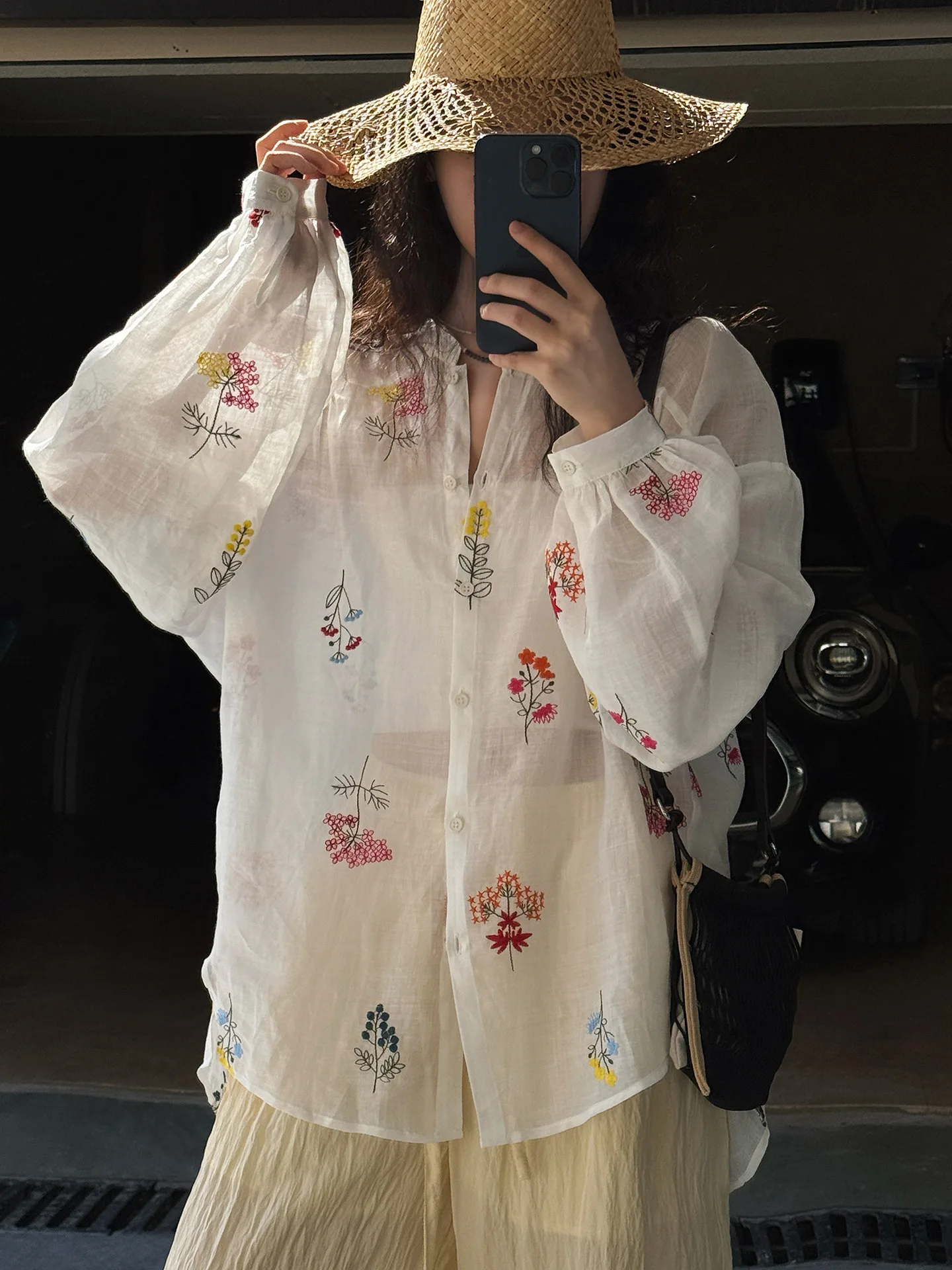 Women Summer Sexy Bohemian Blouses V-Neck Flower Embroidery Blouses Fashion Women Elegant White Tops Shirts