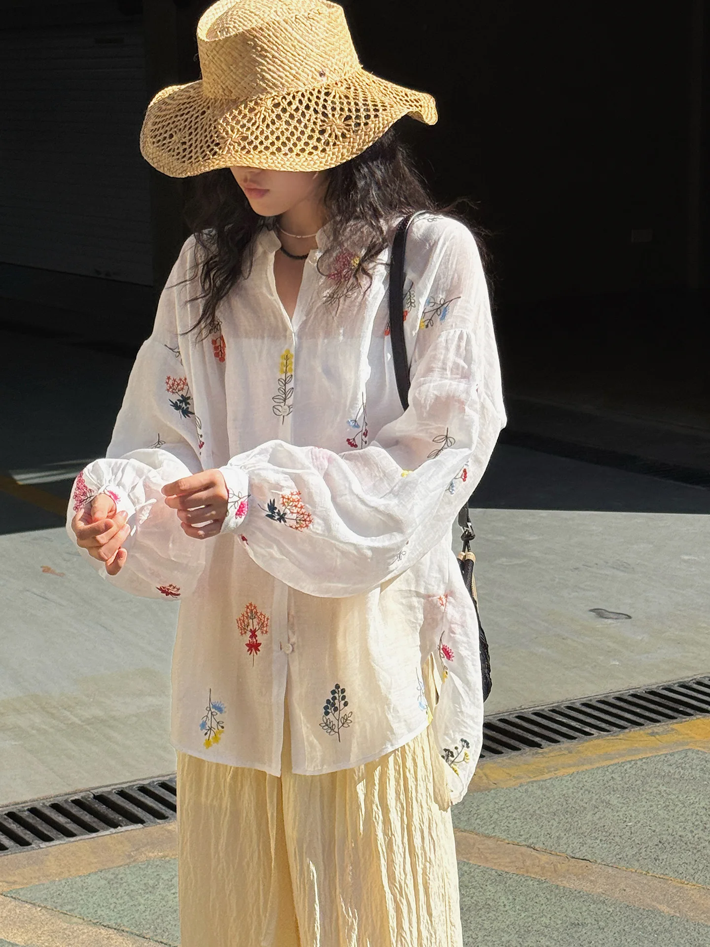 Women Summer Sexy Bohemian Blouses V-Neck Flower Embroidery Blouses Fashion Women Elegant White Tops Shirts
