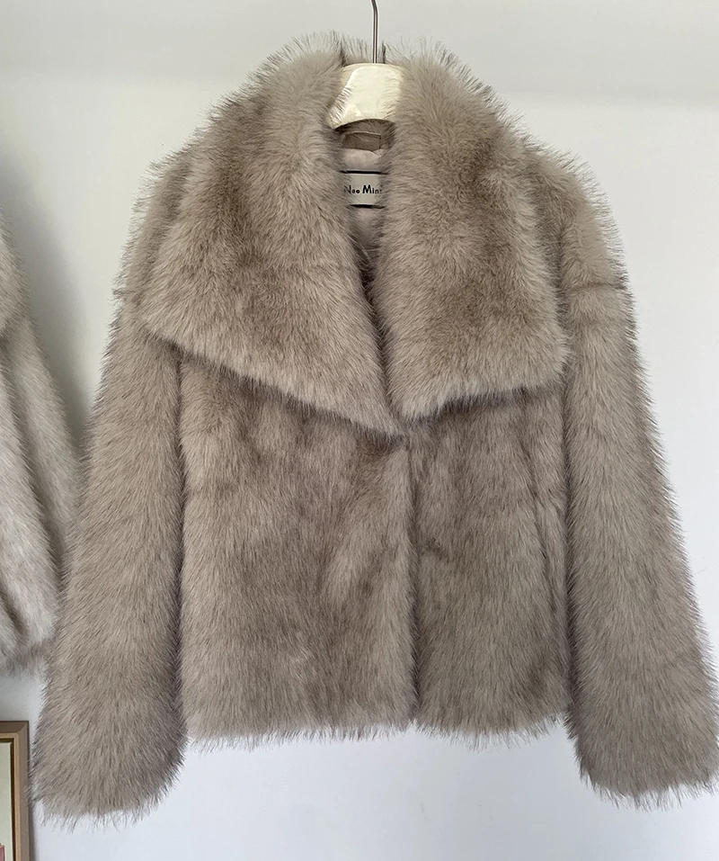 2024 Winter New Fashion Gradient Fluffy Fur Coat Women High Street Luxury Big Fur Collar Faux Fox Fur Jacket Female Overcoats