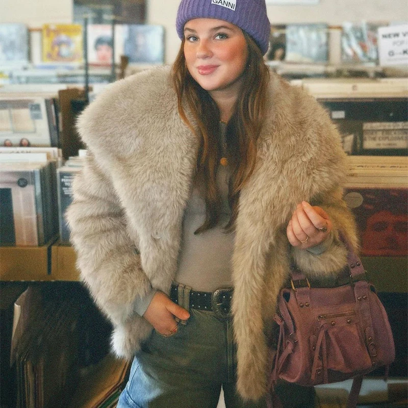 2024 Winter New Fashion Gradient Fluffy Fur Coat Women High Street Luxury Big Fur Collar Faux Fox Fur Jacket Female Overcoats