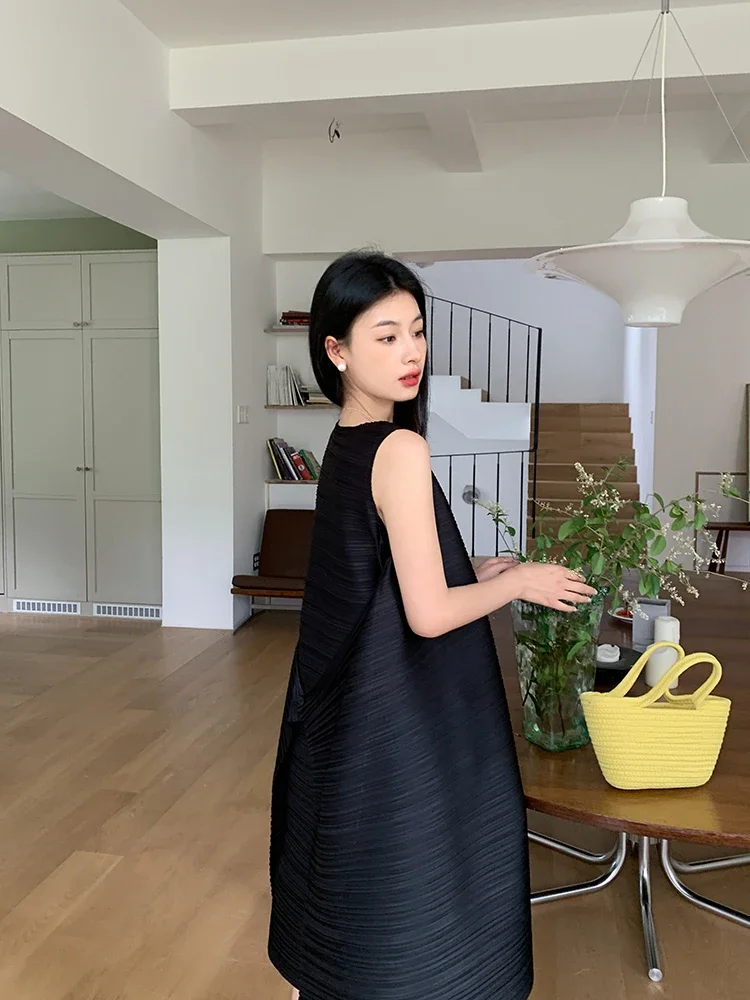 SXZ Miyake Pleated Women's Dresses Loose Plus Size High Quality Sense of Elegance Sleeveless Mid-length Skirt 2025 Spring New