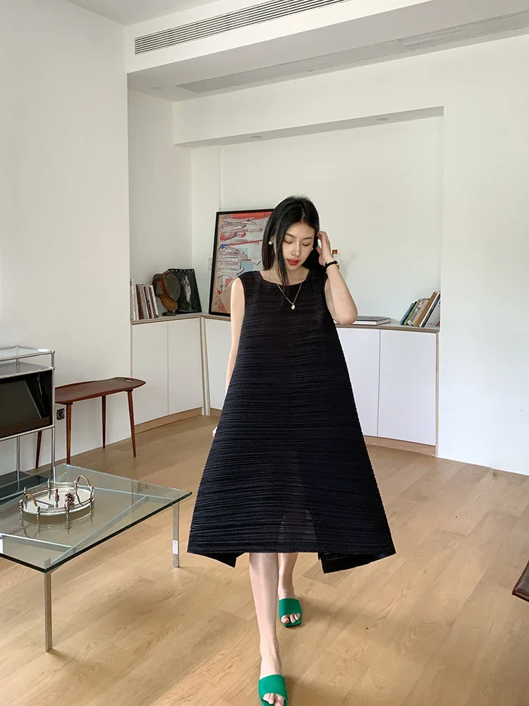 SXZ Miyake Pleated Women's Dresses Loose Plus Size High Quality Sense of Elegance Sleeveless Mid-length Skirt 2025 Spring New