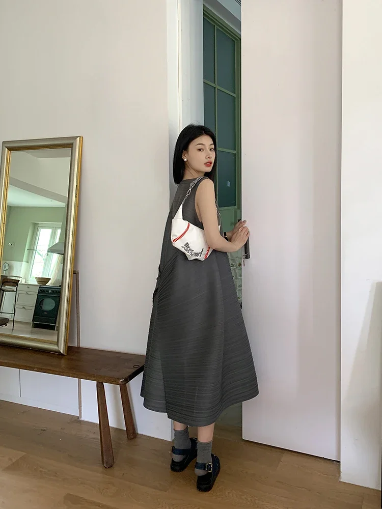 SXZ Miyake Pleated Women's Dresses Loose Plus Size High Quality Sense of Elegance Sleeveless Mid-length Skirt 2025 Spring New