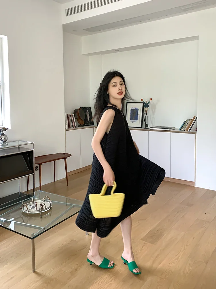SXZ Miyake Pleated Women's Dresses Loose Plus Size High Quality Sense of Elegance Sleeveless Mid-length Skirt 2025 Spring New