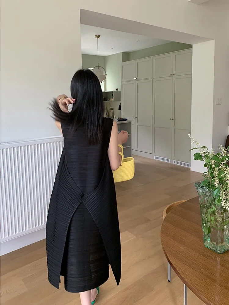 SXZ Miyake Pleated Women's Dresses Loose Plus Size High Quality Sense of Elegance Sleeveless Mid-length Skirt 2025 Spring New