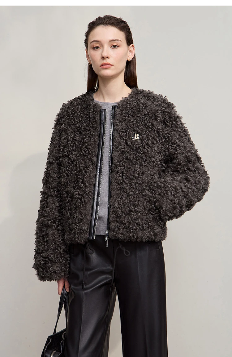 AMII Women's Coat 2026 Winter Warm Minimalist Loose Short Fur Coats Elegant Zipper Long Sleeve Jacket Woman Clothing 12514003