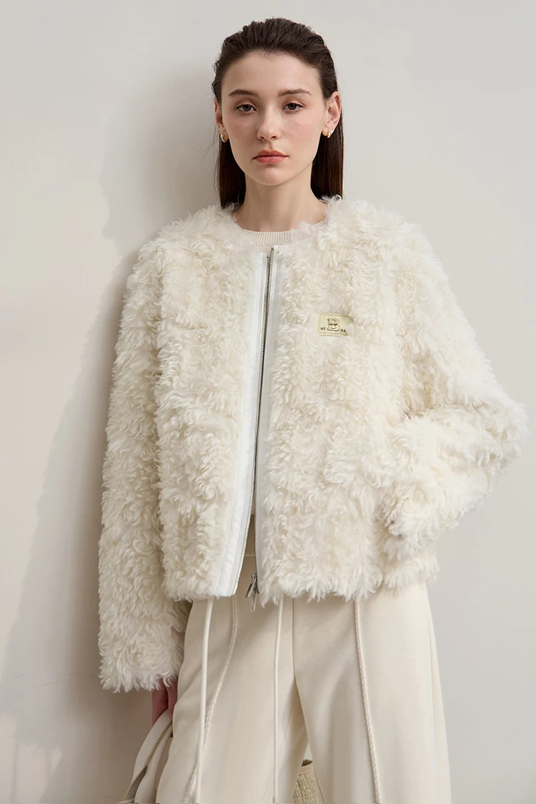 AMII Women's Coat 2026 Winter Warm Minimalist Loose Short Fur Coats Elegant Zipper Long Sleeve Jacket Woman Clothing 12514003