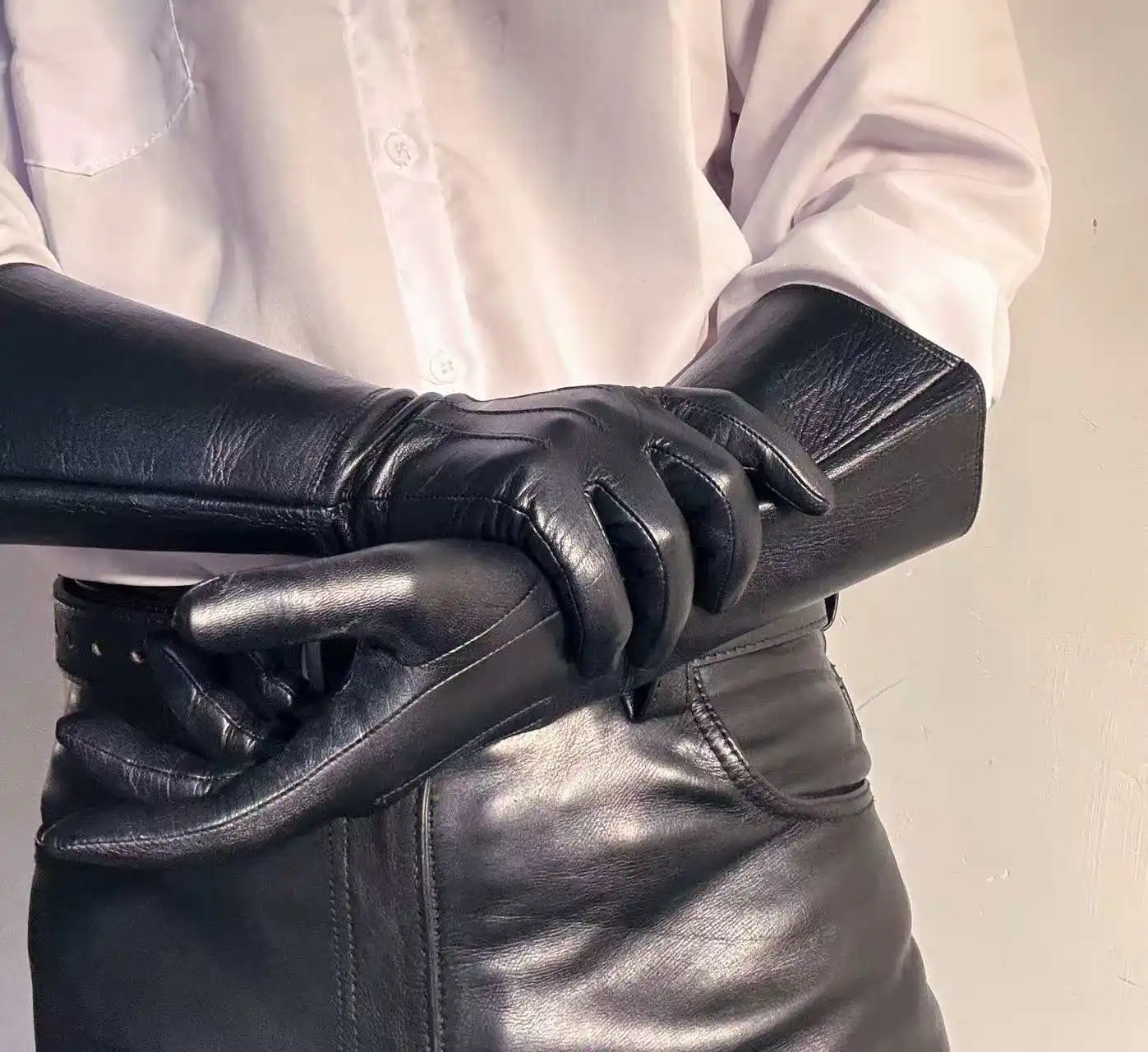 Men's Luxury Long Leather Gloves Genuine Lambskin Unlined Thin Soft Touchscreen Fitted Black Gloves for Motorcycle Riding Drive