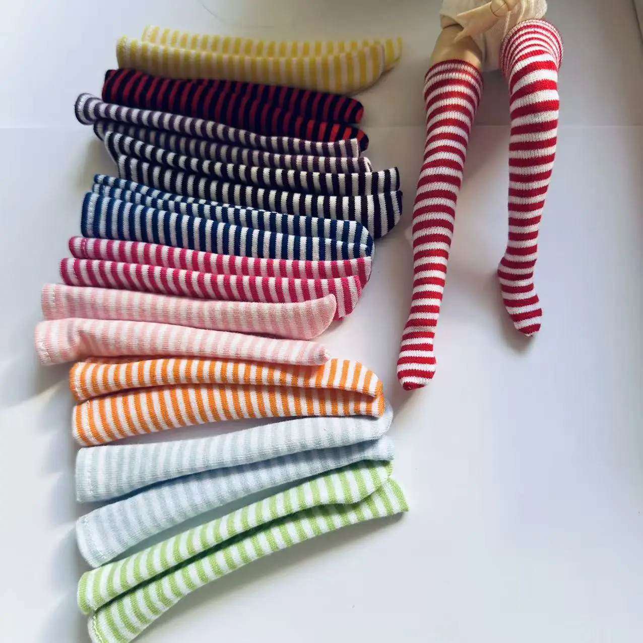 NEW Handmade 1 Pair Candy Color Stripe Stocking Socks for Blyth, Azone 30cm Dolls OB, Momoko, Licca 1/6 Dolls Accessories