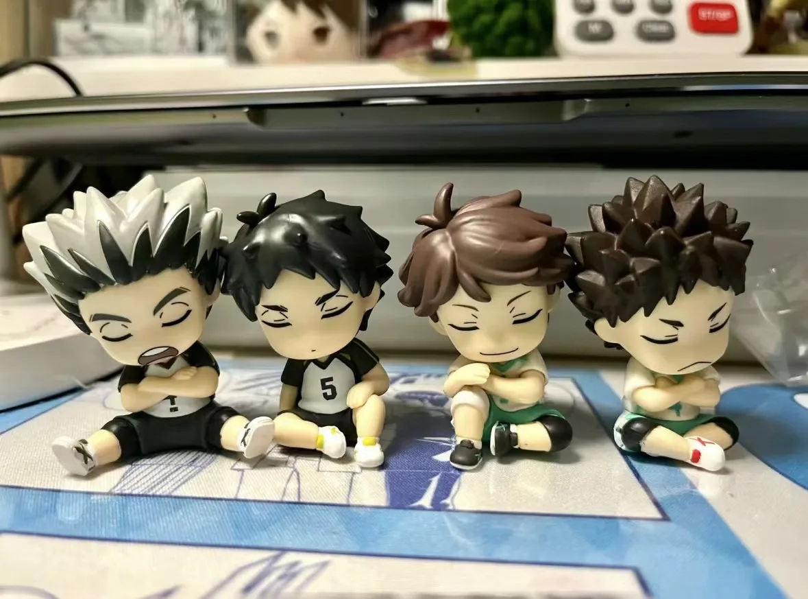 Japan Haikyu!! Shoulder Lean Fig Series 2 Blind Box ToyOikawa Tooru Keiji Akaashi Oikawa Tooru Action Figures Decoration Gifts