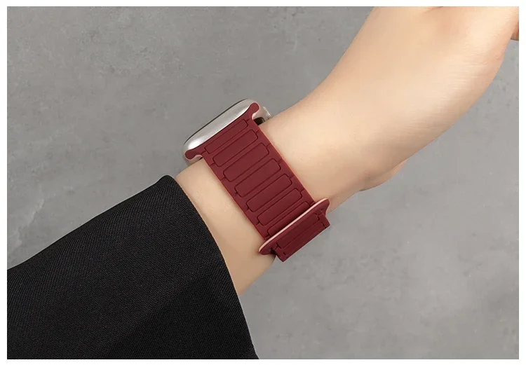 Silicone Strap for Apple Watch 46mm 42mm 49 45mm 41mm 44 40mm Magnetic Band for IWatch Ultra 4/3/2 Series 12 11 10 9 8 7 6 SE 5