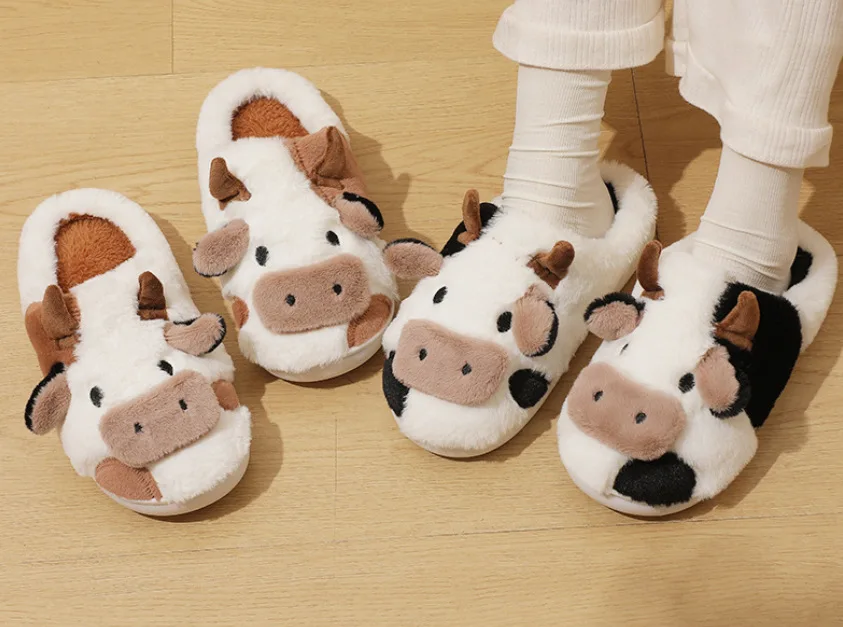 Winter Home Slippers for Couples Warm Plush Neutral Cartoon Cow Indoor Anti Slip Comfortable Cotton Slippers for Men and Women
