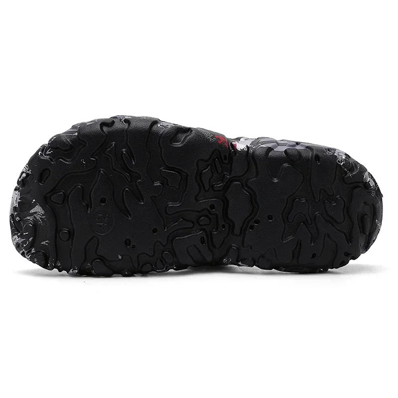 Plus Size Summer Men Sandals Clogs Outdoor Garden Clogs Hole Shoes Male Casual Shoes Water Shoes Comfort Home Soft Slippers