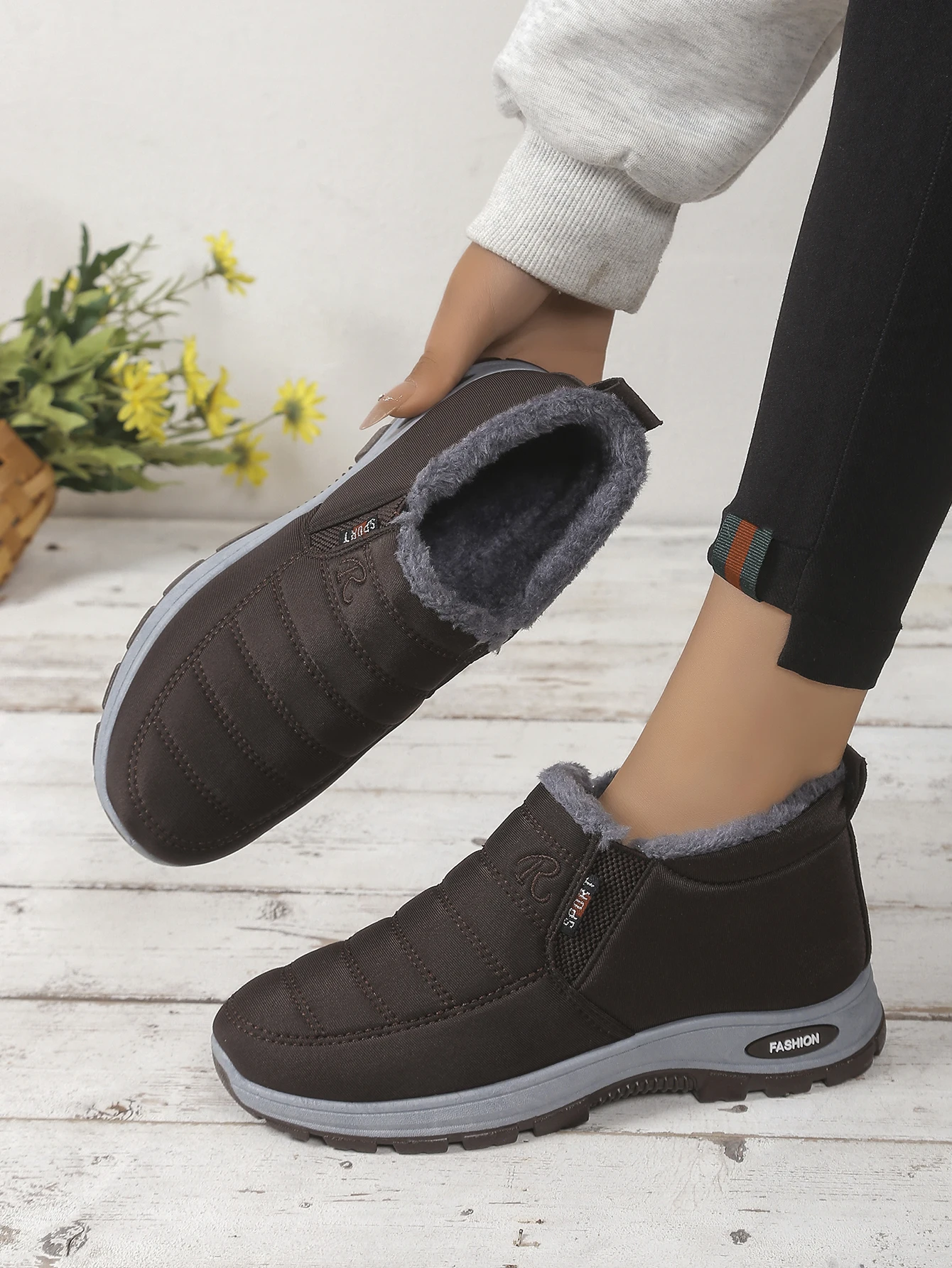Women's Shoes, Winter Cotton Shoes with Fleece and Thickened Mid-Top, Warm and Casual Snow Boots