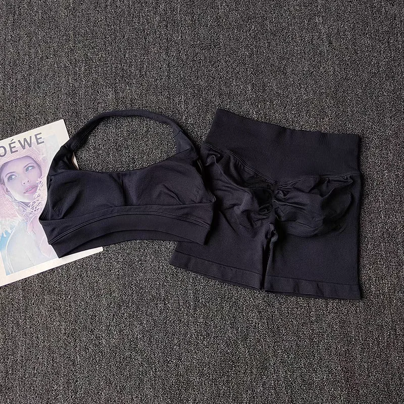 2 Pieces Yoga Suit for Women Seamless Fitness Gym Clothes Halter Sports Bra Matching Shorts Workout Sets Gym Set Outfit
