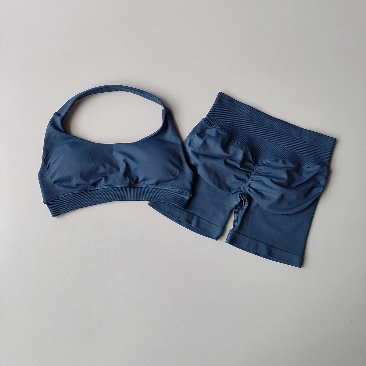 2 Pieces Yoga Suit for Women Seamless Fitness Gym Clothes Halter Sports Bra Matching Shorts Workout Sets Gym Set Outfit