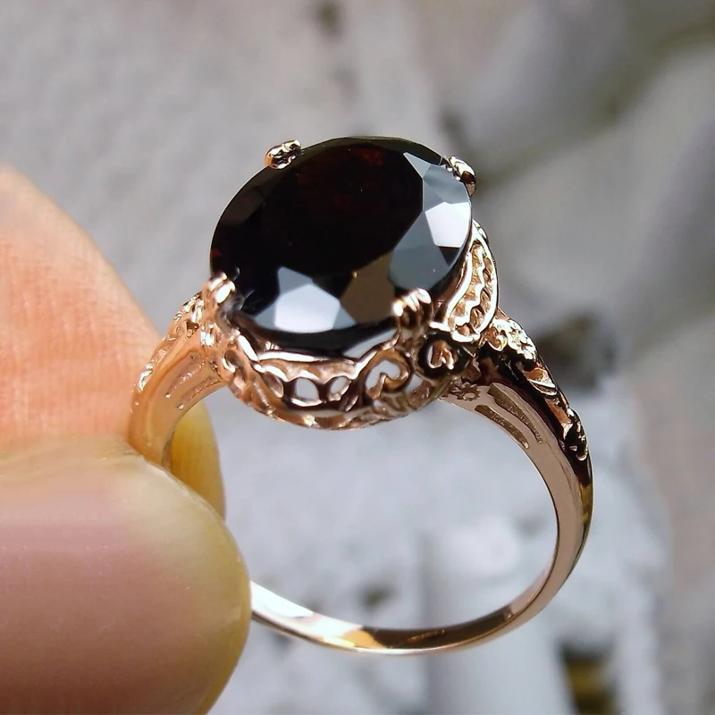 Huitan Hot Sale Anniversary Ring for Women 2021 Trendy Jewelry Romantic Carved Pattern Design Versatile Female Finger-rings Bulk