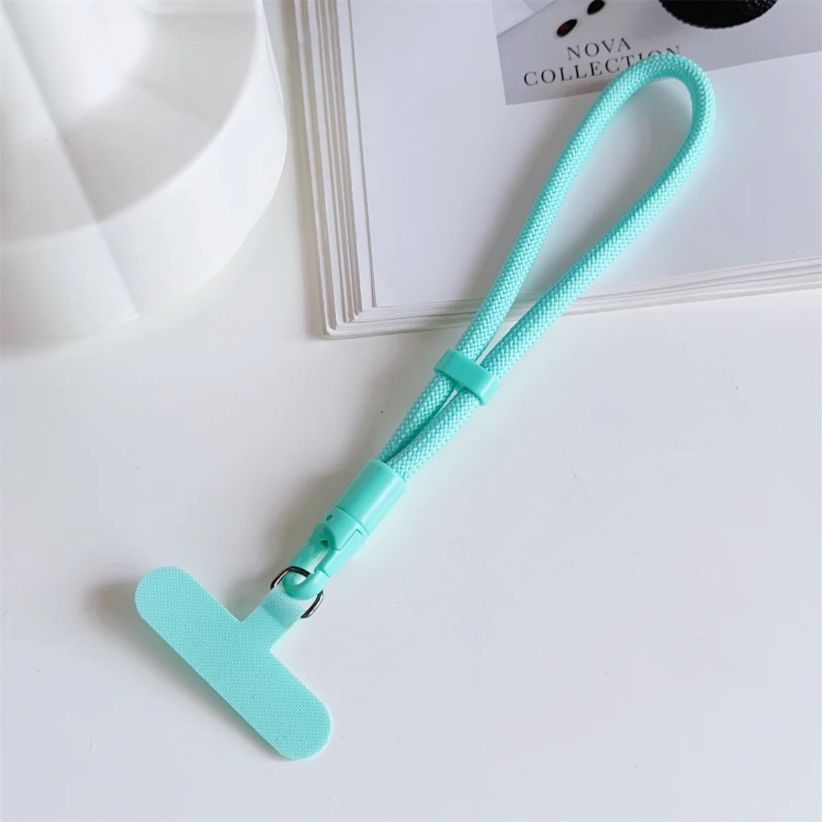 Fashion 360° Rotate Buckle Adjustable Phone Lanyard Self-Locking Durable Short Cord For Phone Case Anti-Lost Accessory Strap