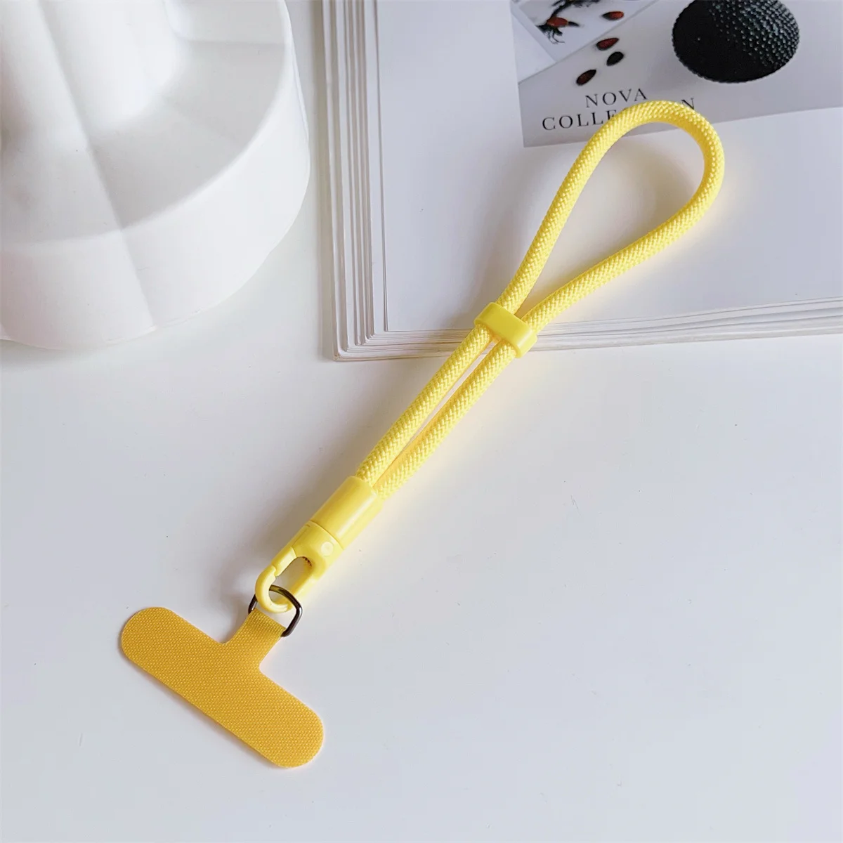 Fashion 360° Rotate Buckle Adjustable Phone Lanyard Self-Locking Durable Short Cord For Phone Case Anti-Lost Accessory Strap
