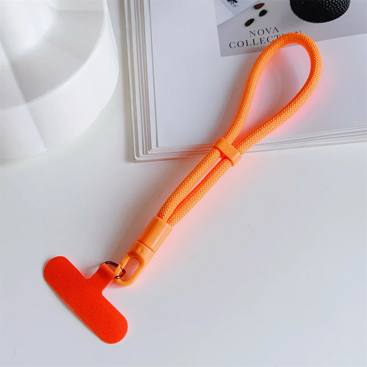 Fashion 360° Rotate Buckle Adjustable Phone Lanyard Self-Locking Durable Short Cord For Phone Case Anti-Lost Accessory Strap