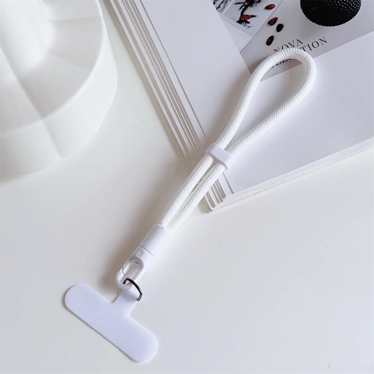 Fashion 360° Rotate Buckle Adjustable Phone Lanyard Self-Locking Durable Short Cord For Phone Case Anti-Lost Accessory Strap