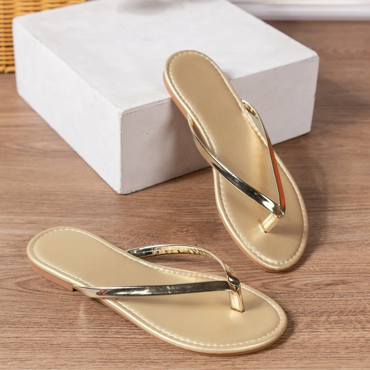 Summer Fashion Sexy Walking Flat Slippers Roman Herringbone Daily Travel Solid Color Round Head Lightweight Women's Single Shoes