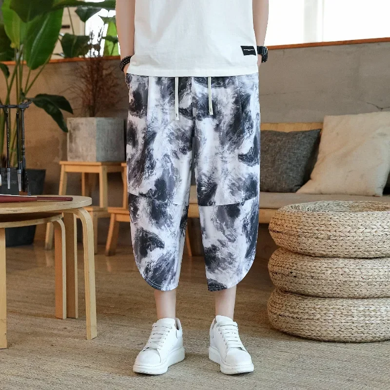 Men's Casual Lantern Print Shorts for Summer Beach Holidays Fashionable Men's Casual Shorts with Unique Print Design