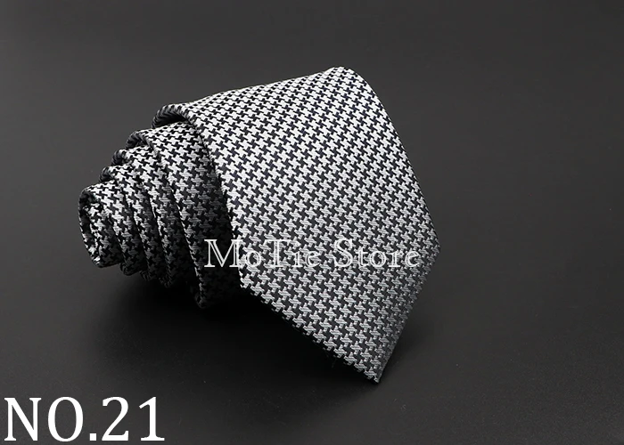 Classic Dots Neck Ties For Men Casual Suits Necktiie Gravatas Red Blue Mens 8cm Neckties For Business Wedding shirt Dress Tie