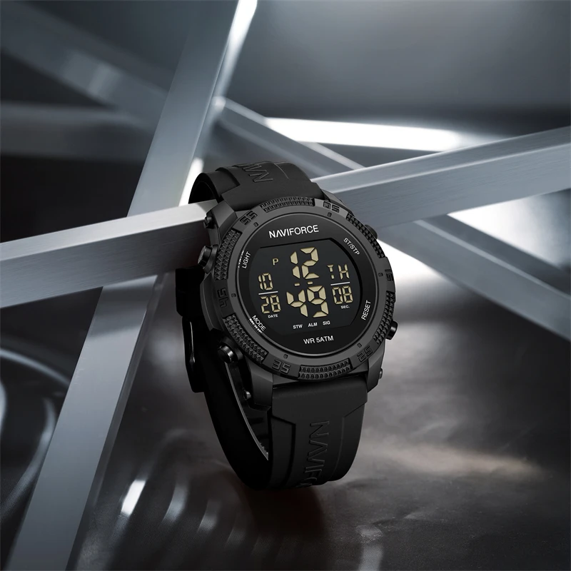 Naviforce 7104 Luxury Men Fashion Watch Water Resistant Wristwatches Silicone Strap LCD Electronic Clock Relogio Masculino