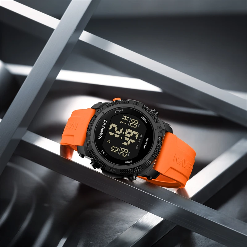 Naviforce 7104 Luxury Men Fashion Watch Water Resistant Wristwatches Silicone Strap LCD Electronic Clock Relogio Masculino