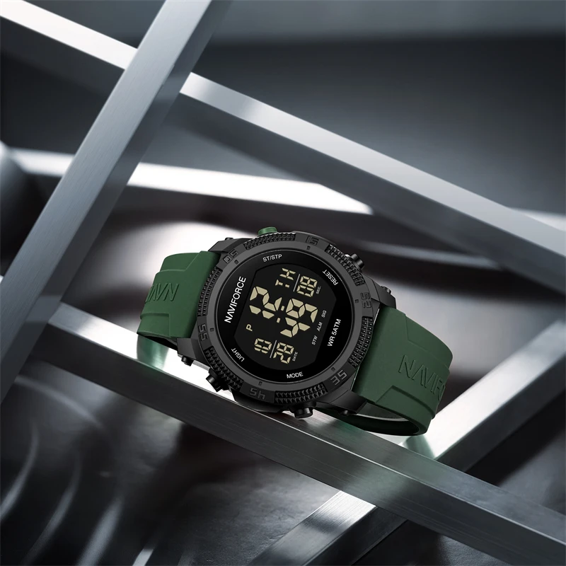 Naviforce 7104 Luxury Men Fashion Watch Water Resistant Wristwatches Silicone Strap LCD Electronic Clock Relogio Masculino