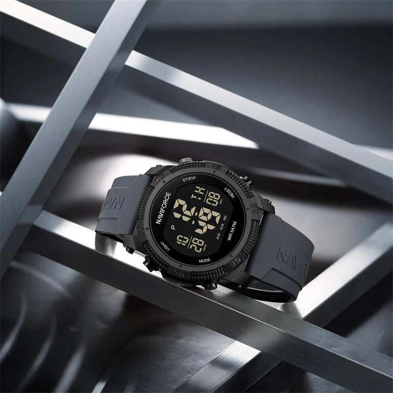 Naviforce 7104 Luxury Men Fashion Watch Water Resistant Wristwatches Silicone Strap LCD Electronic Clock Relogio Masculino