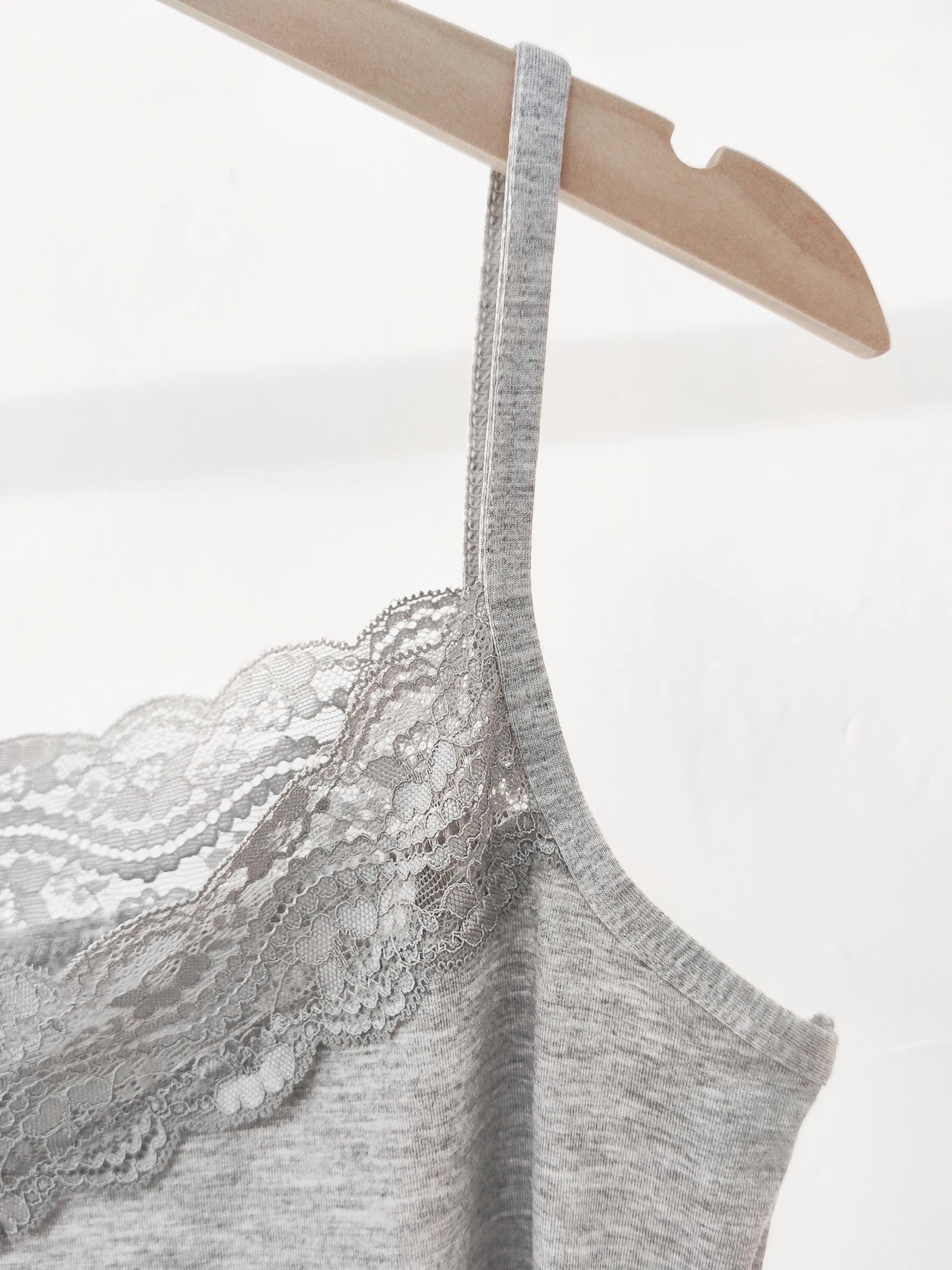 Lace Camisole for Women, Solid Color Casual Vest with Lace Splicing, Can Be Worn Inside or Outside
