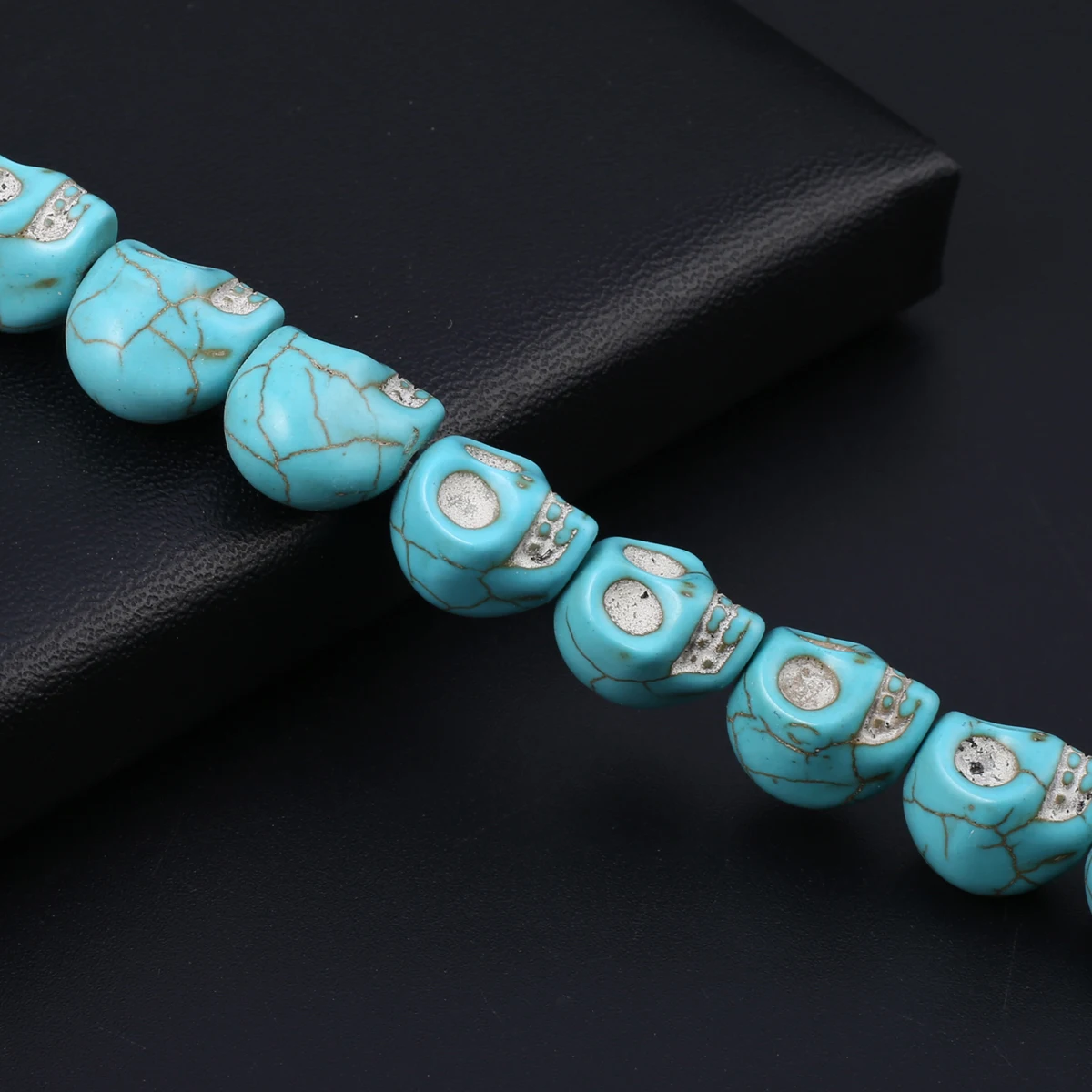 Skull Natural Stone Beads Blue White Turquoise Loose Spacer Beads for DIY Bracelet Necklace Making Jewelry Accessories Multisize