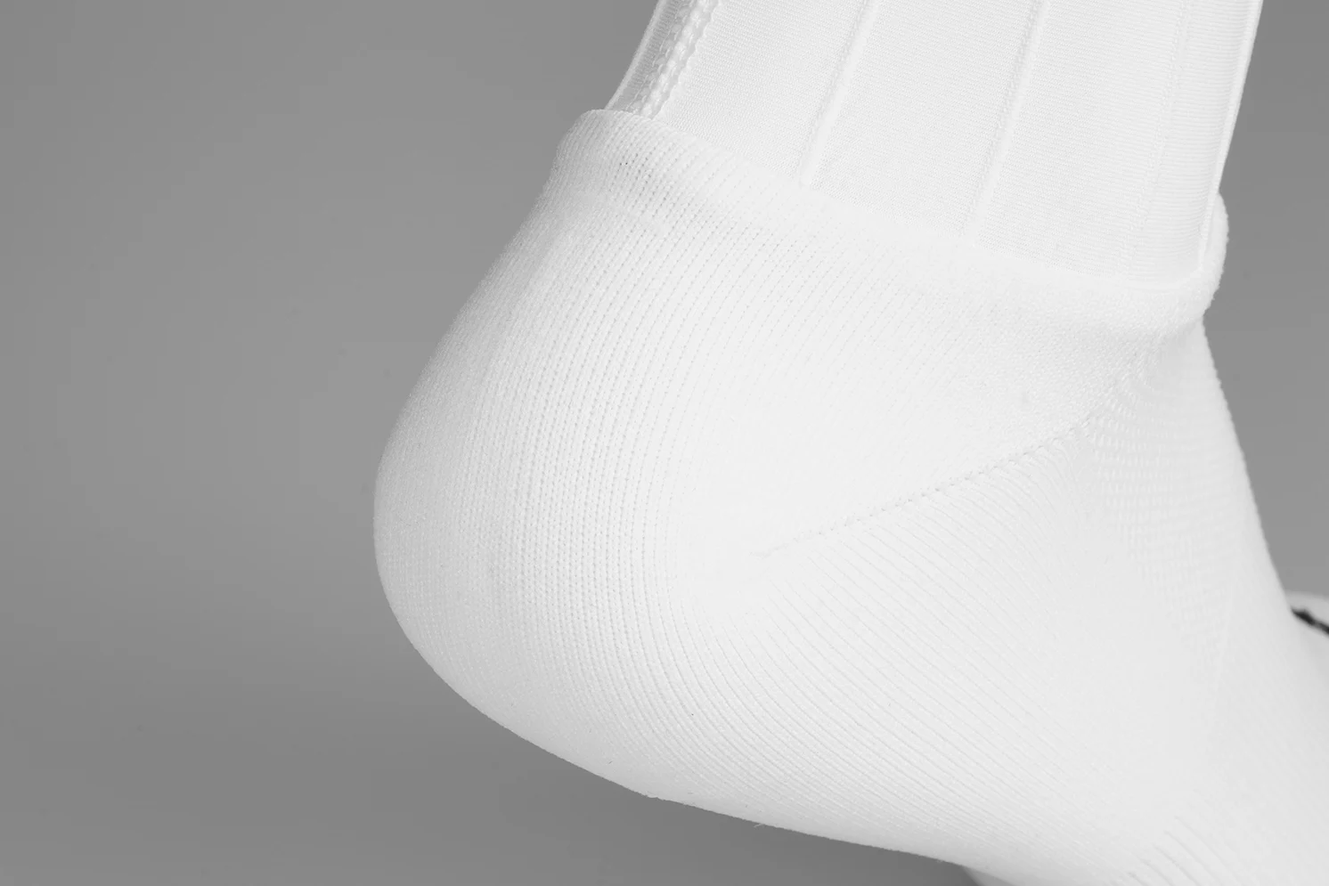 DAREVIE Sport Socks Aero High Speed Quick Dry Non Slip Outdoors Man Socks Moisture Wicking Reduce Wind Resistance Woman Socks