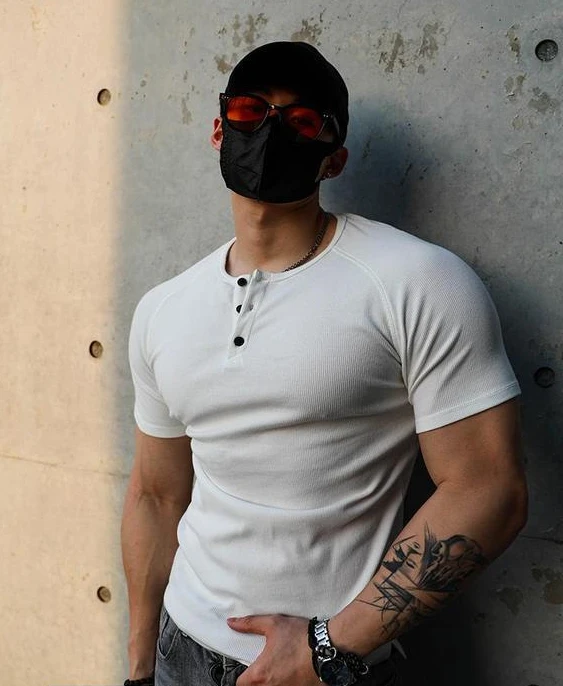 Men's Summer Short Sleeve Henley Neck T-shirt Solid Color Male Tops Slim Fit Button Neck High Quality Cozy Tshirt Streetwear