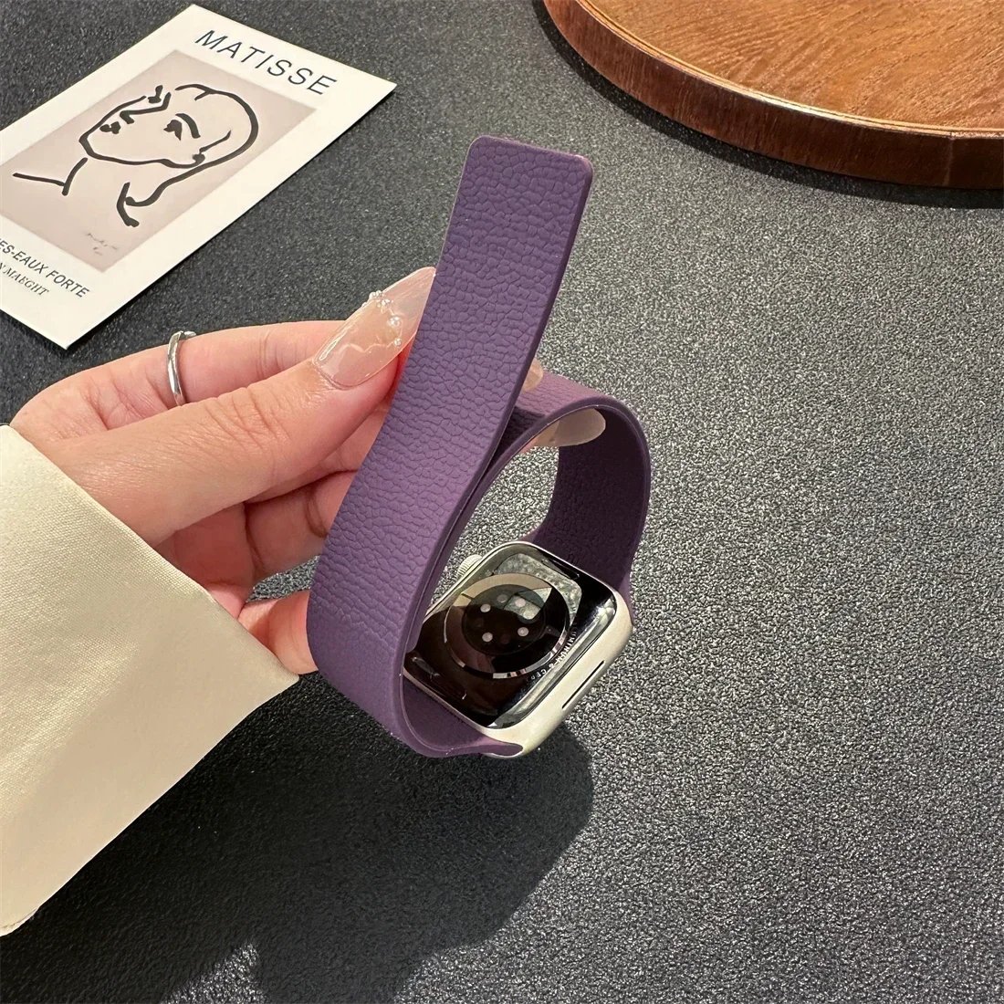 New silicone magnetic strap for Apple Watch ultra2 49mm 45mm 42 40mm 46mm 38/41mm sport bracelet series 10 9-8-7-6-5-4-3-SE band
