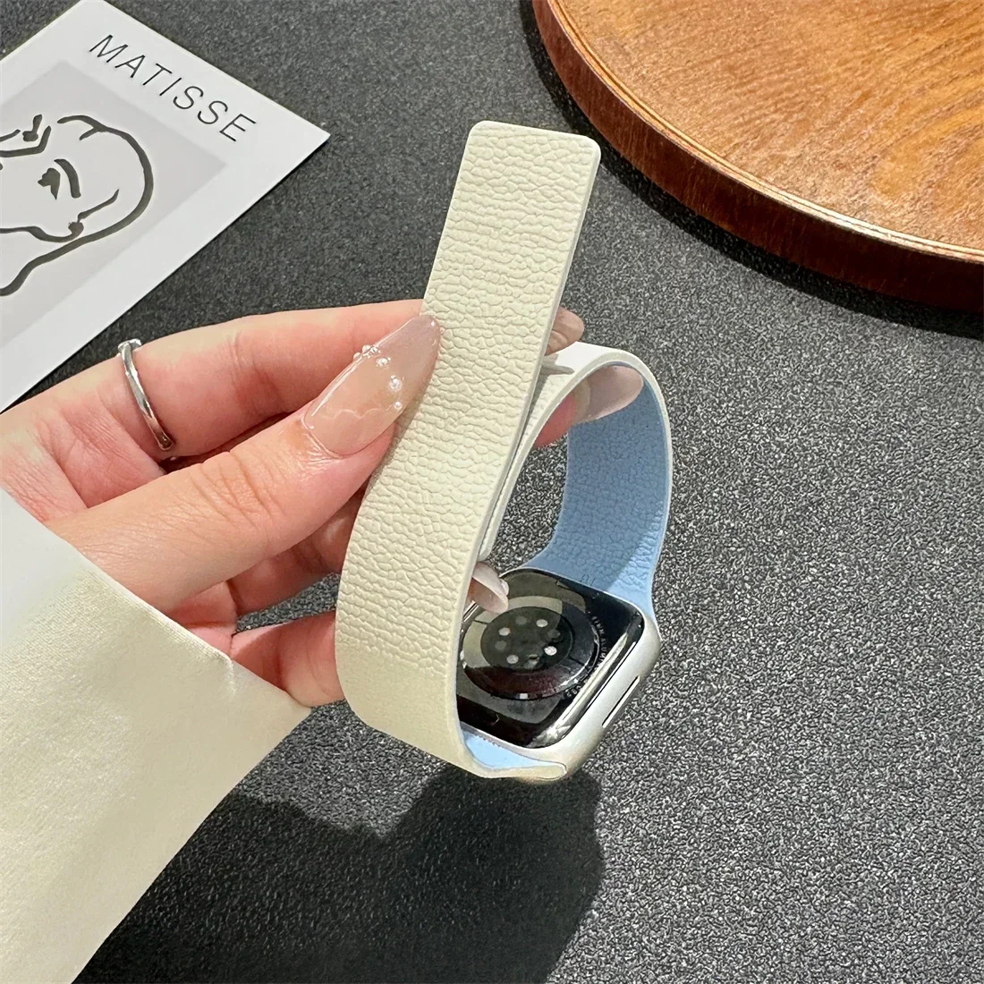 New silicone magnetic strap for Apple Watch ultra2 49mm 45mm 42 40mm 46mm 38/41mm sport bracelet series 10 9-8-7-6-5-4-3-SE band