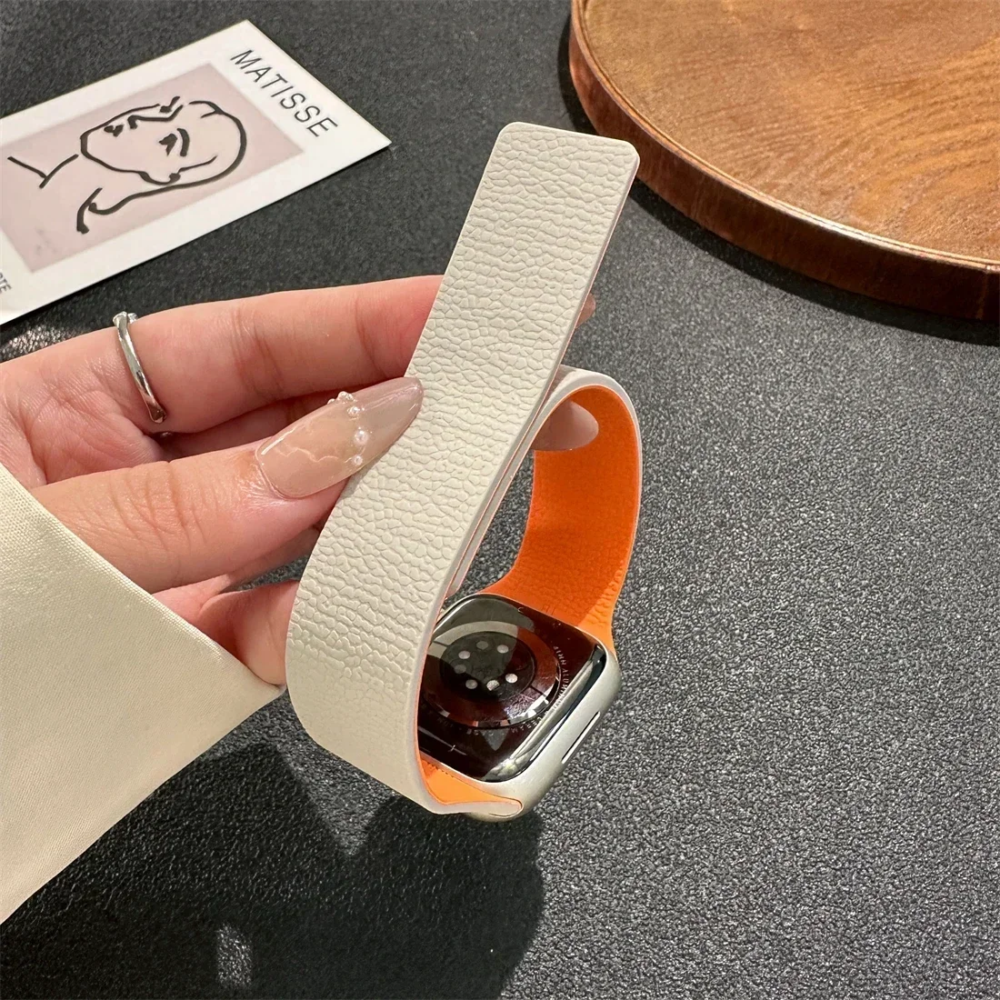 New silicone magnetic strap for Apple Watch ultra2 49mm 45mm 42 40mm 46mm 38/41mm sport bracelet series 10 9-8-7-6-5-4-3-SE band