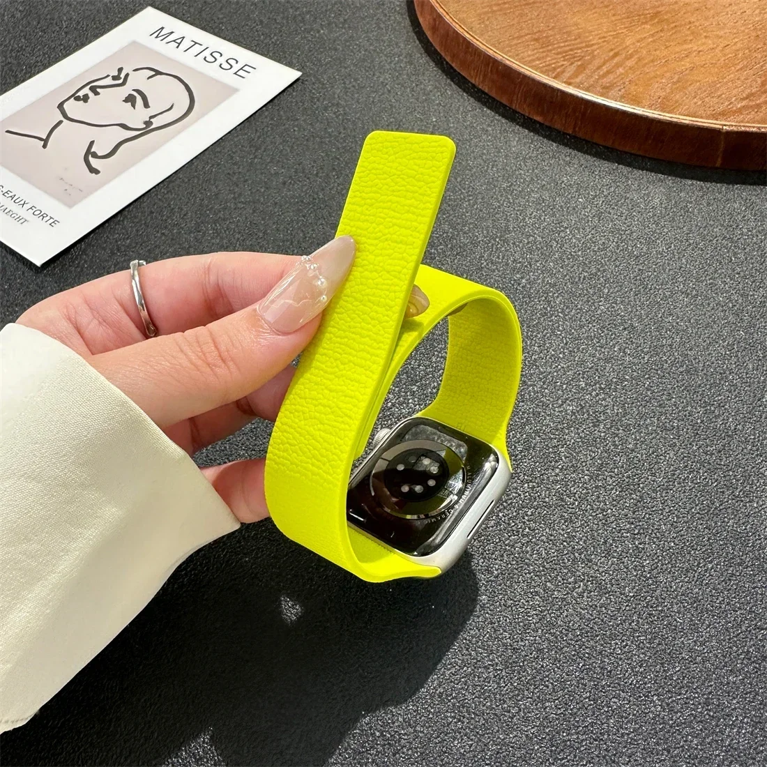 New silicone magnetic strap for Apple Watch ultra2 49mm 45mm 42 40mm 46mm 38/41mm sport bracelet series 10 9-8-7-6-5-4-3-SE band