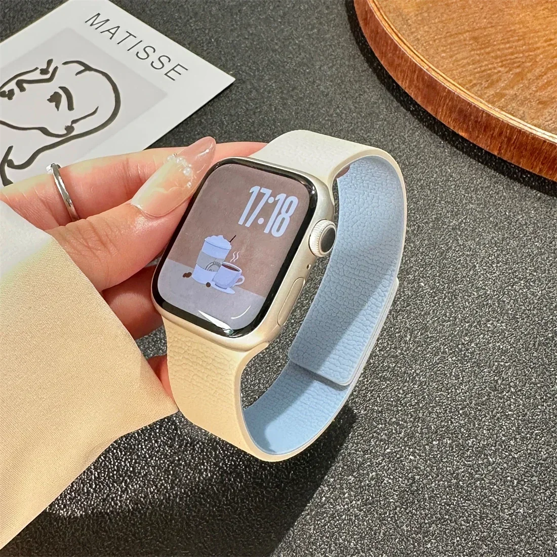 New silicone magnetic strap for Apple Watch ultra2 49mm 45mm 42 40mm 46mm 38/41mm sport bracelet series 10 9-8-7-6-5-4-3-SE band