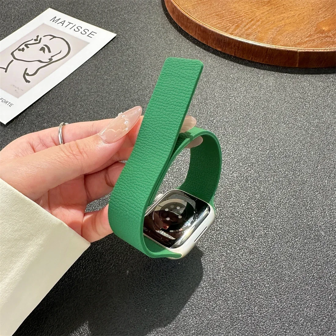 New silicone magnetic strap for Apple Watch ultra2 49mm 45mm 42 40mm 46mm 38/41mm sport bracelet series 10 9-8-7-6-5-4-3-SE band