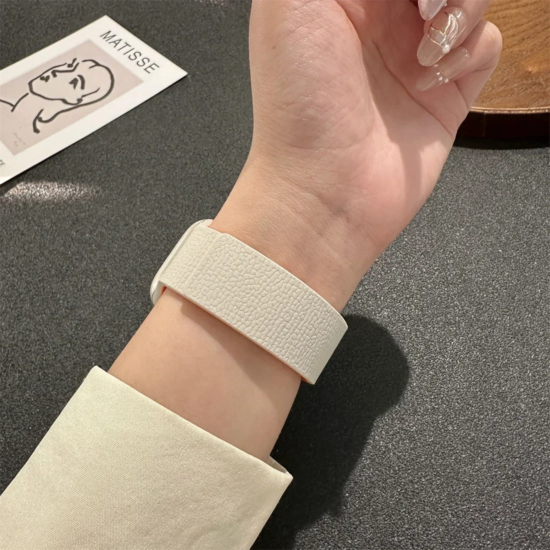 New silicone magnetic strap for Apple Watch ultra2 49mm 45mm 42 40mm 46mm 38/41mm sport bracelet series 10 9-8-7-6-5-4-3-SE band