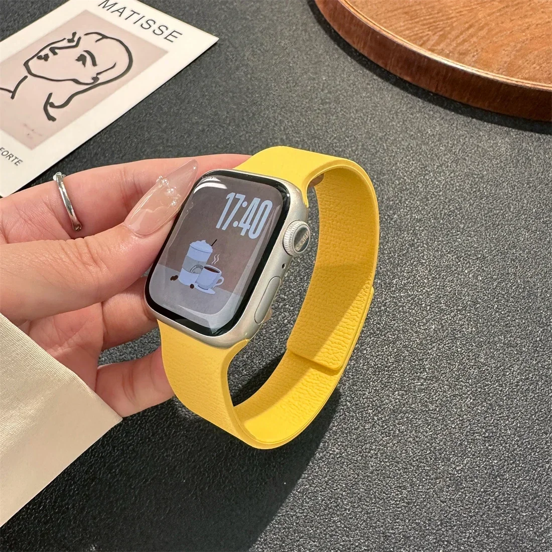 New silicone magnetic strap for Apple Watch ultra2 49mm 45mm 42 40mm 46mm 38/41mm sport bracelet series 10 9-8-7-6-5-4-3-SE band