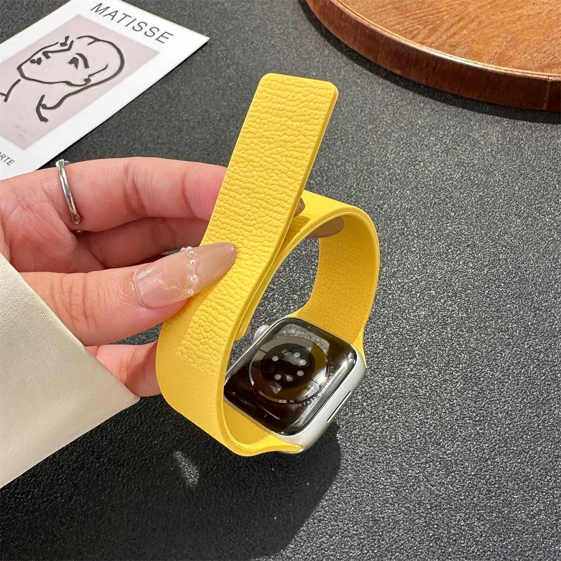 New silicone magnetic strap for Apple Watch ultra2 49mm 45mm 42 40mm 46mm 38/41mm sport bracelet series 10 9-8-7-6-5-4-3-SE band