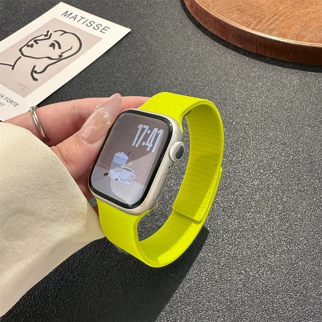 New silicone magnetic strap for Apple Watch ultra2 49mm 45mm 42 40mm 46mm 38/41mm sport bracelet series 10 9-8-7-6-5-4-3-SE band