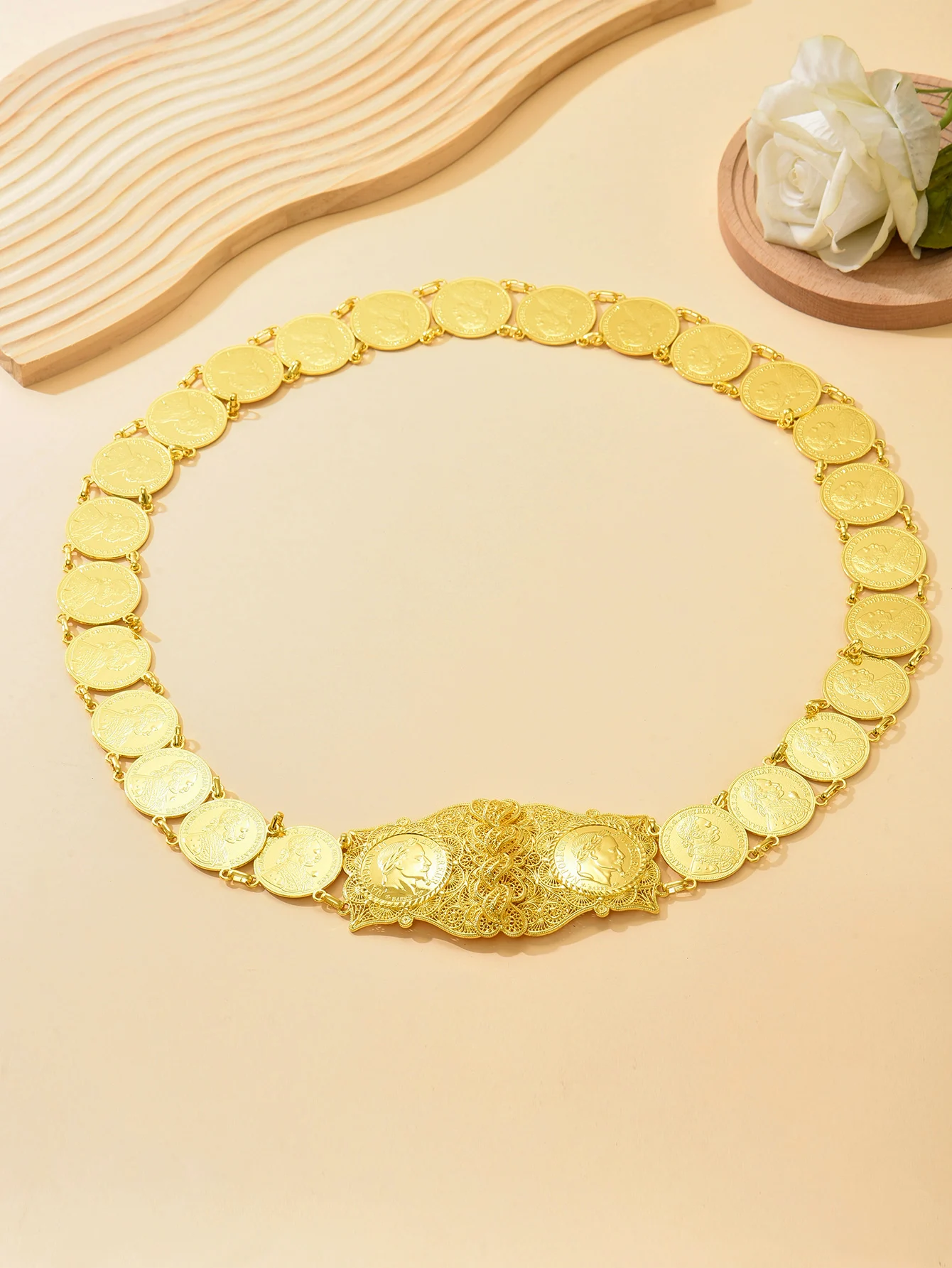 Court-Style Belt With Gold Circular Coin And Human Head Patterned Lace Trim, Hollowed-Out Design For Waistband, An Arab-Style